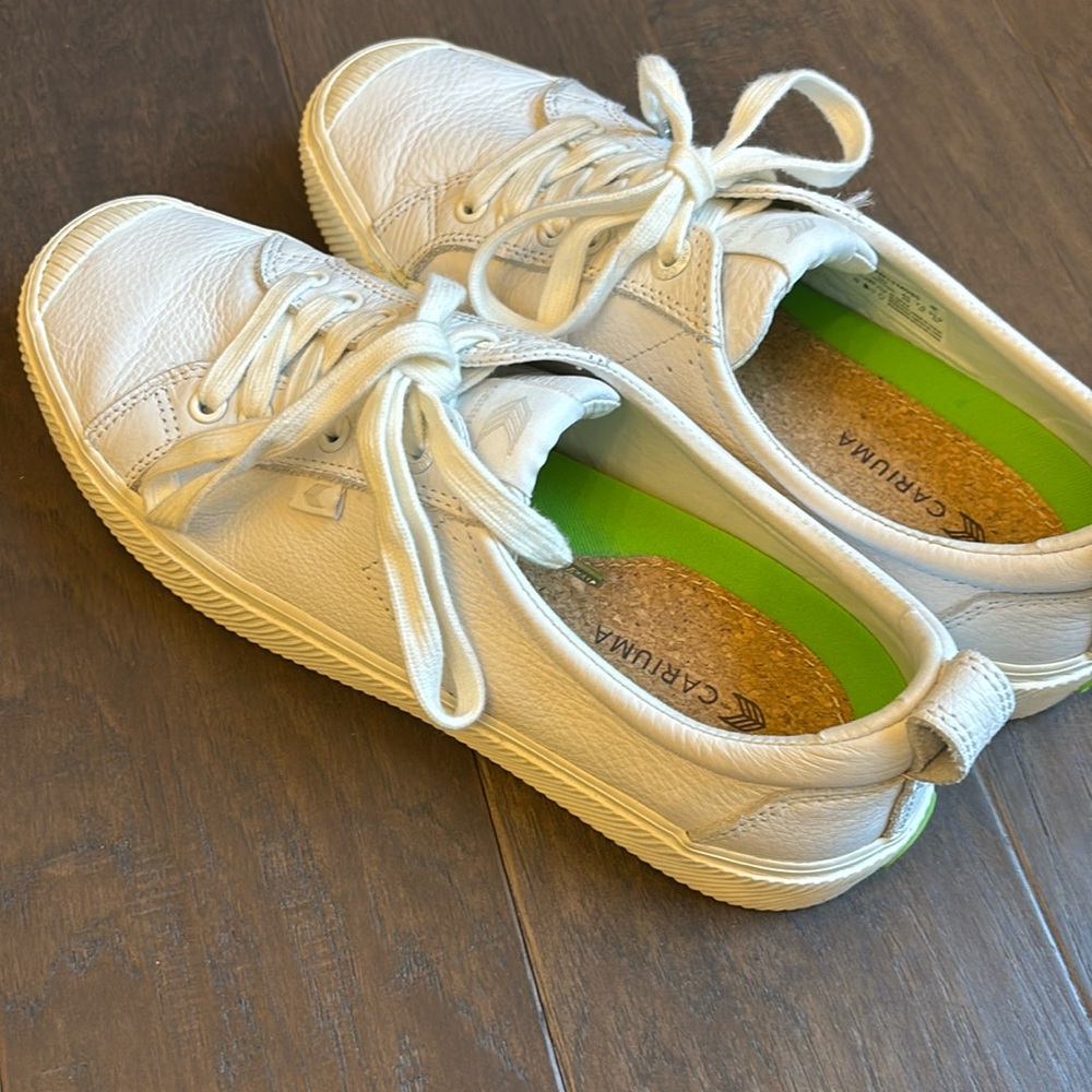 Cariuma White Leather Sneakers